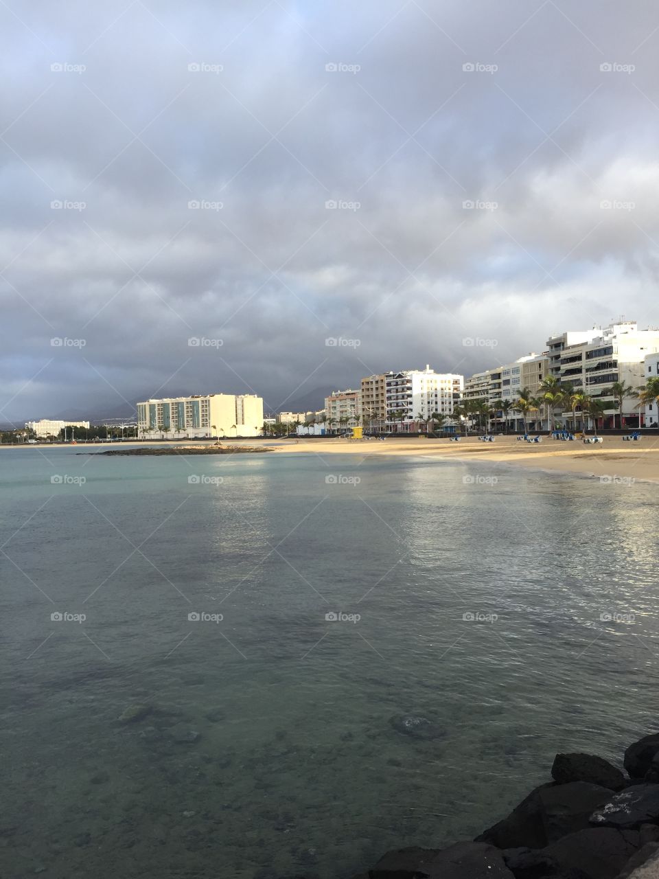 Océano Atlántico Islas Canarias playa de Arrecife 