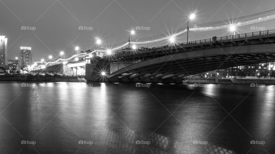 A Moscow bridge at night
