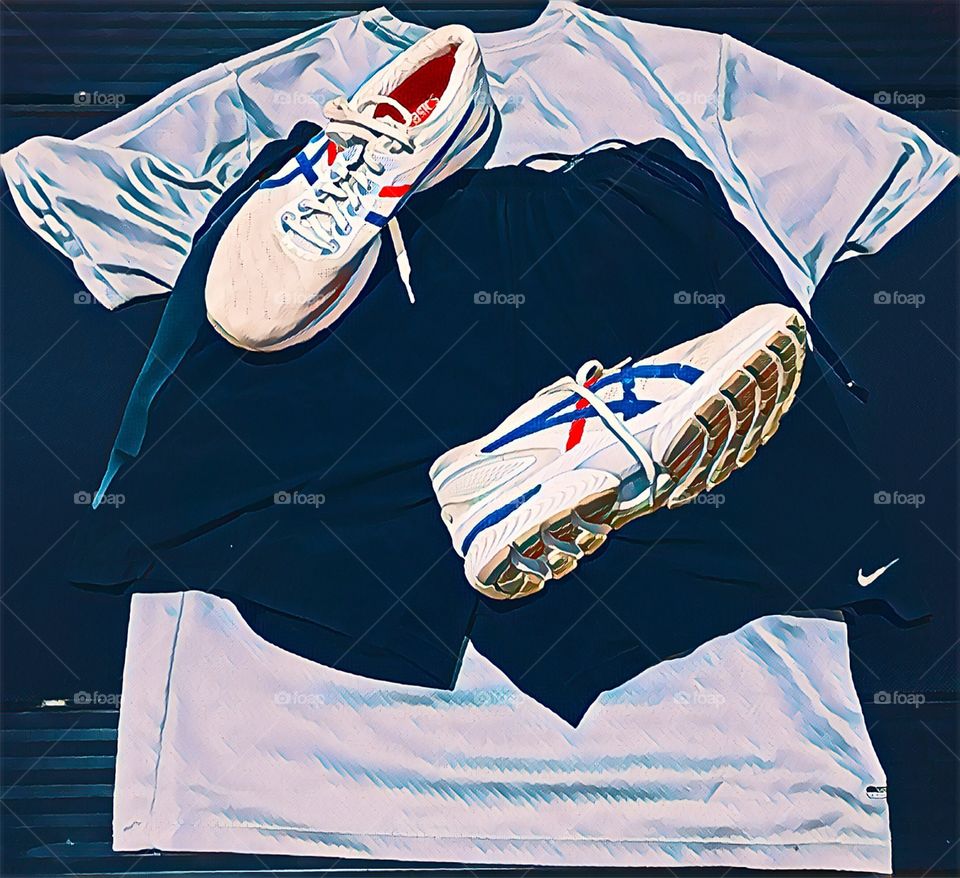 🏃‍♂️ 🇺🇸 Good Morning!  Everything ready to sweat the shirt. Let's go for a good morning jog?  Running is good for your health! / 🇧🇷 Bom dia! Tudo pronto para suar a camisa. Vamos para um bom cooper matinal? Correr faz bem para a saúde! 