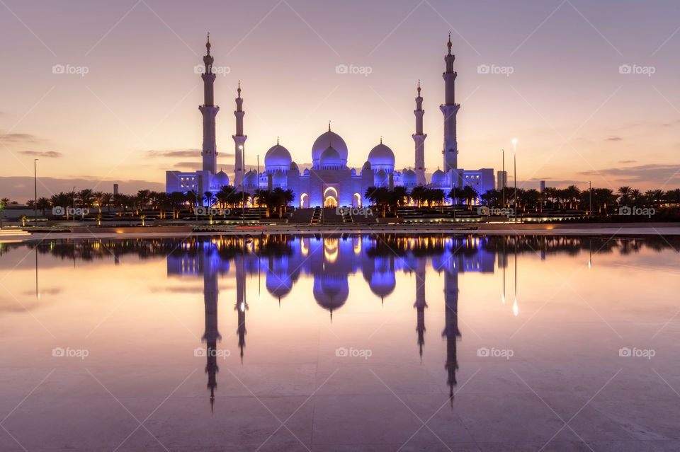 Sheikh Zayed Grand Mosque in Abu Dhabi at the sunset