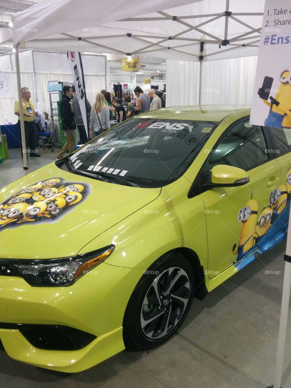Comic Expo Minions car