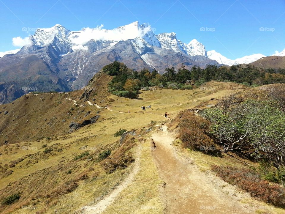 Road to Everest. The seemingly unending trek path in the Himalayas