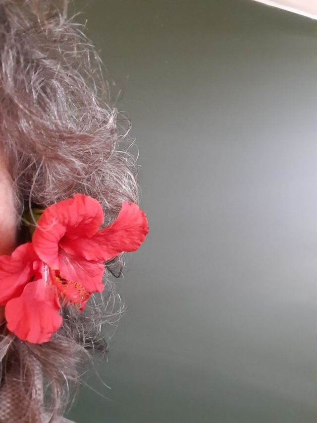 Hibiscus earring