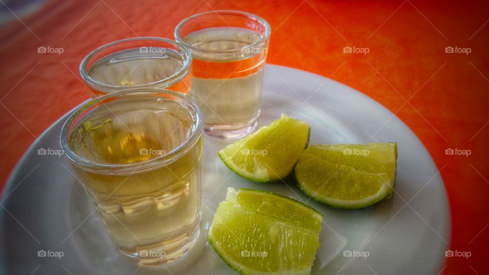 copo cachaça bebida limão