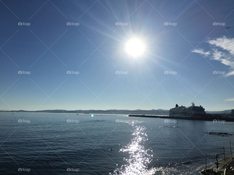 Hot sun over the ocean