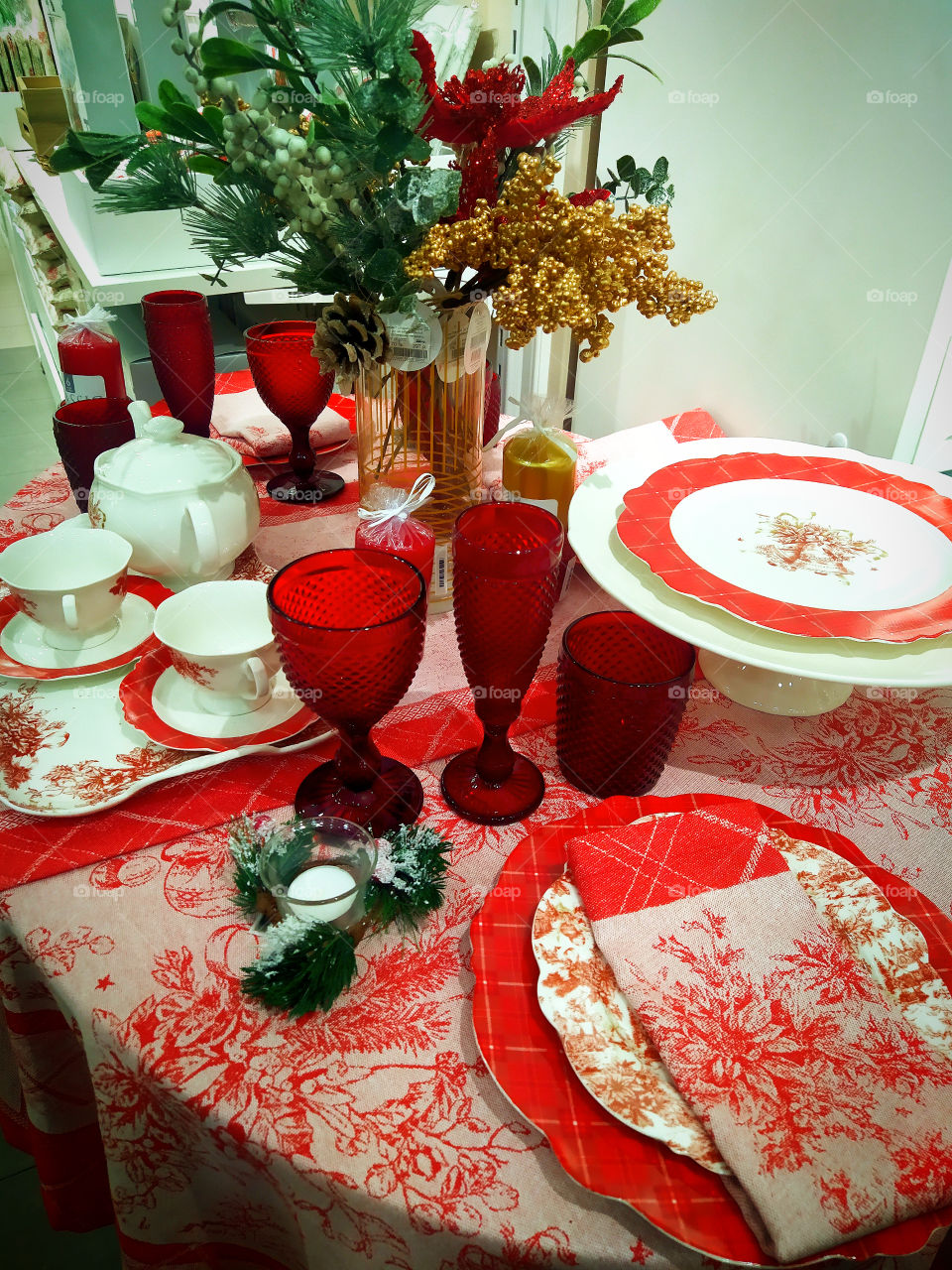New Year's table setting in red colors