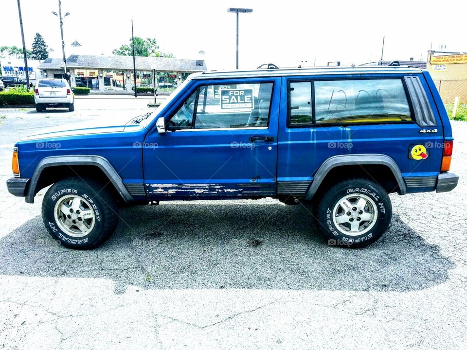 jeep Cherokee blue 4x4