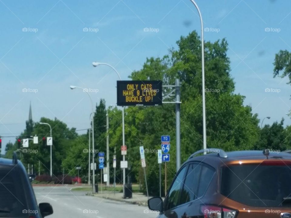 Informative traffic sign
