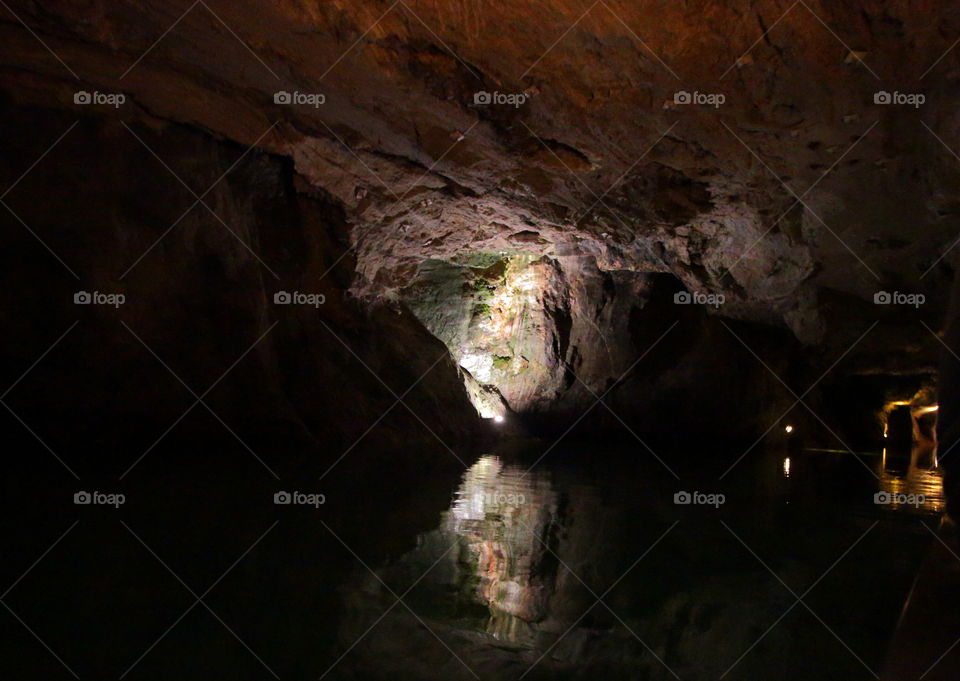 Saint-Léonard Underground Lake