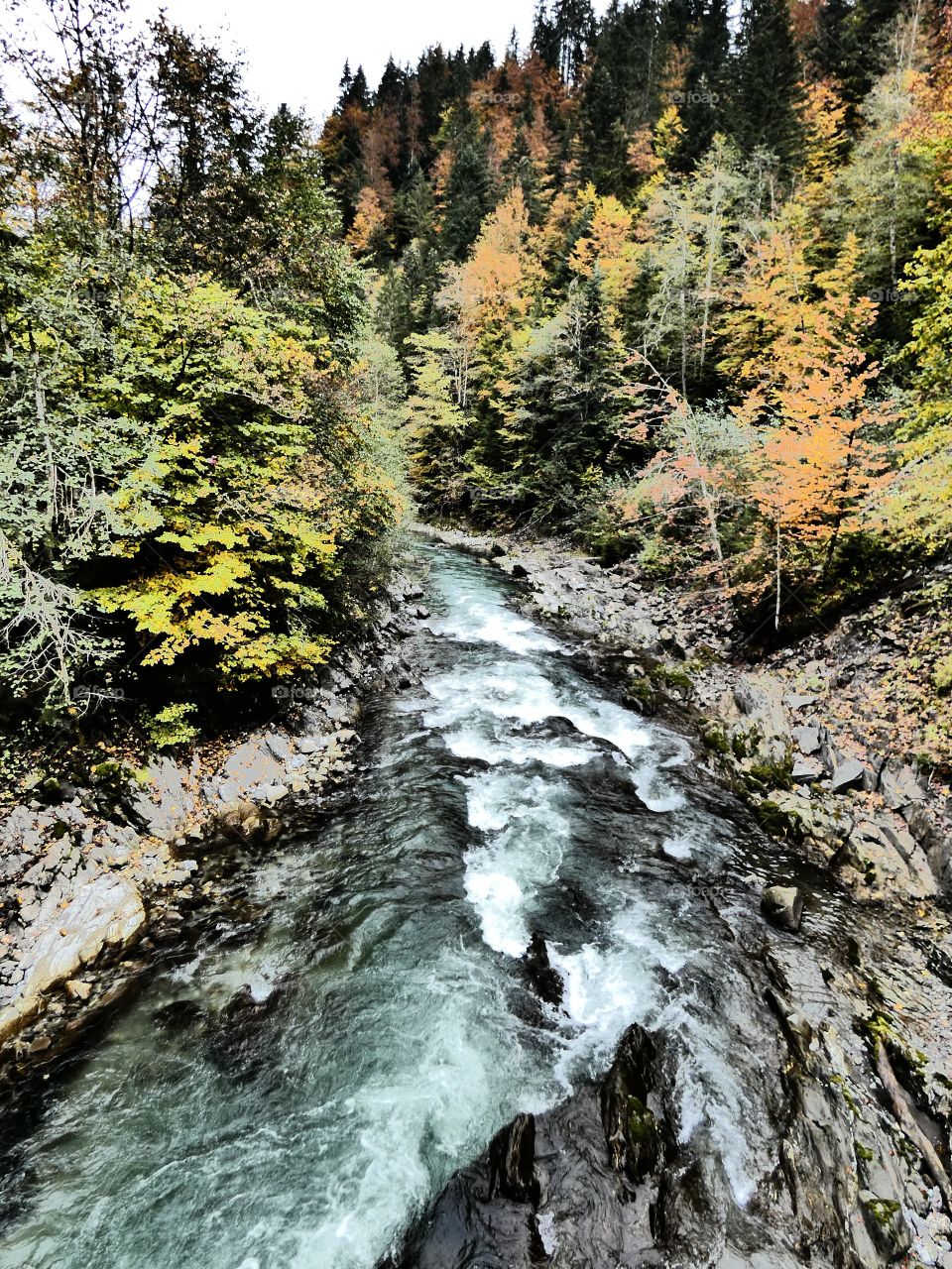 The only noice is the Water.