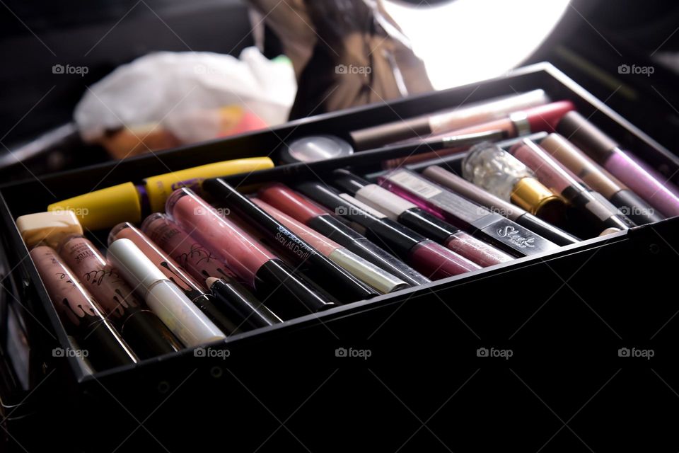 Make-up equipment