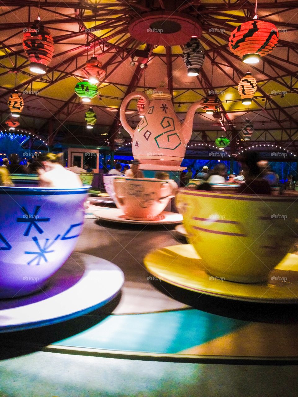 Walt Disney World Alice's Spinning Tea Cups . Whirling and twirling and spinning oh my! Whirling and twirling and spinning oh my! Whirling and twirling and spinning oh my!