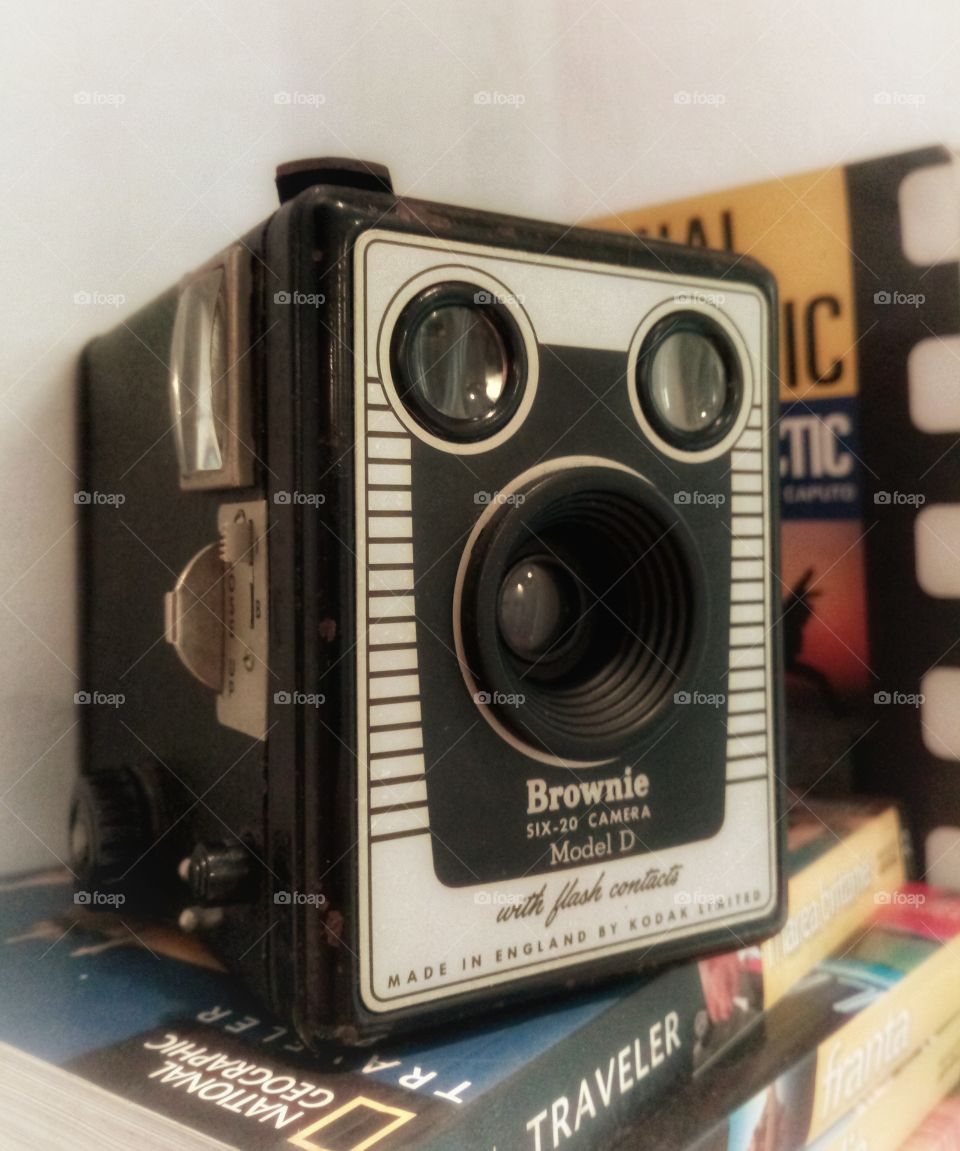 Brownie Six-20 Rollbox Camera.