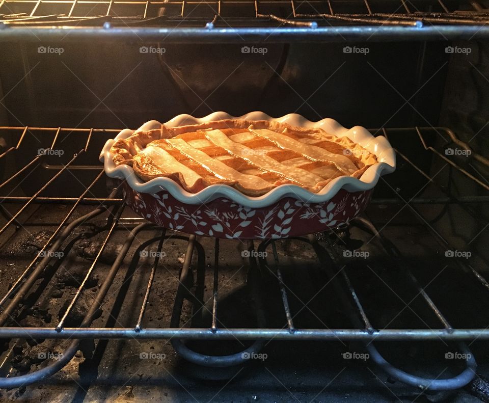 Mama’s homemade pumpkin pie always makes the house smell good! 
