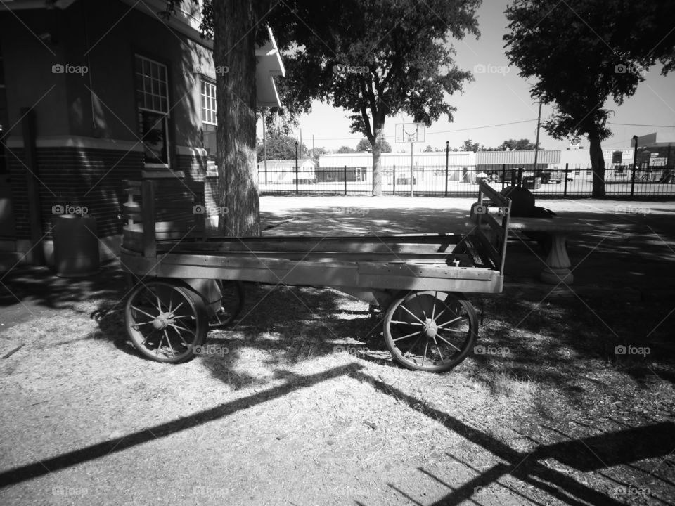 John Wayne's wagon. This is a picture of a old wagon. 👣 🚶 🏃 🔥 💨