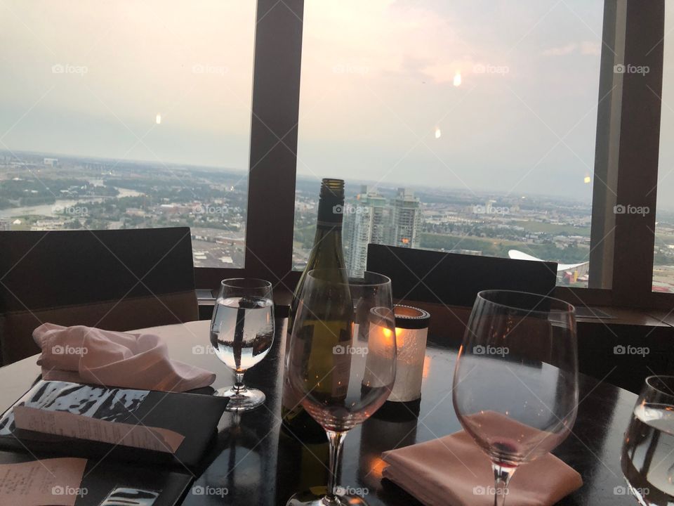 Dinner above the city 