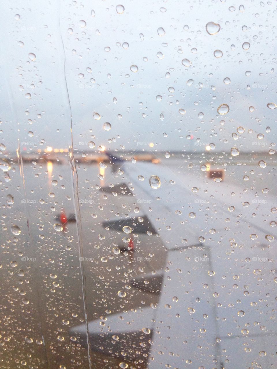 The sky is crying. Flights in the rain 