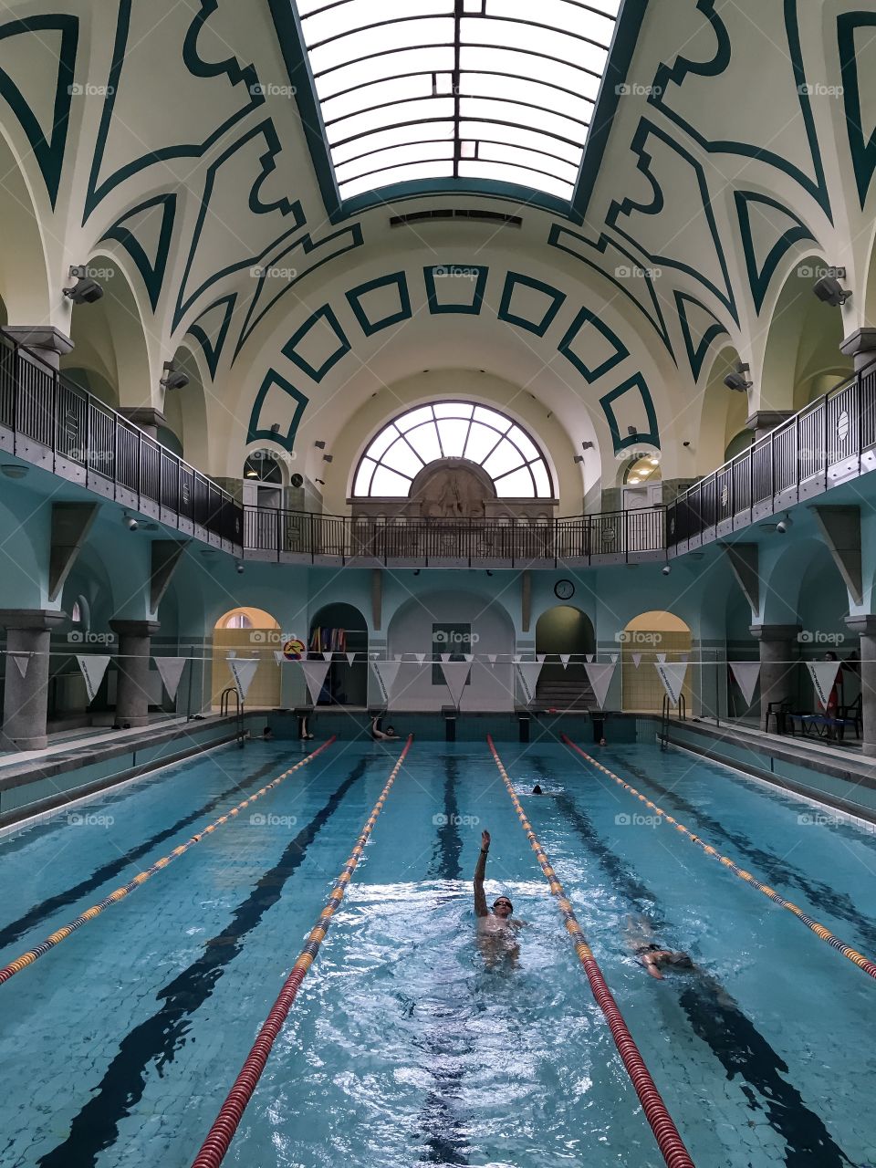 Swimmingpool symmetry