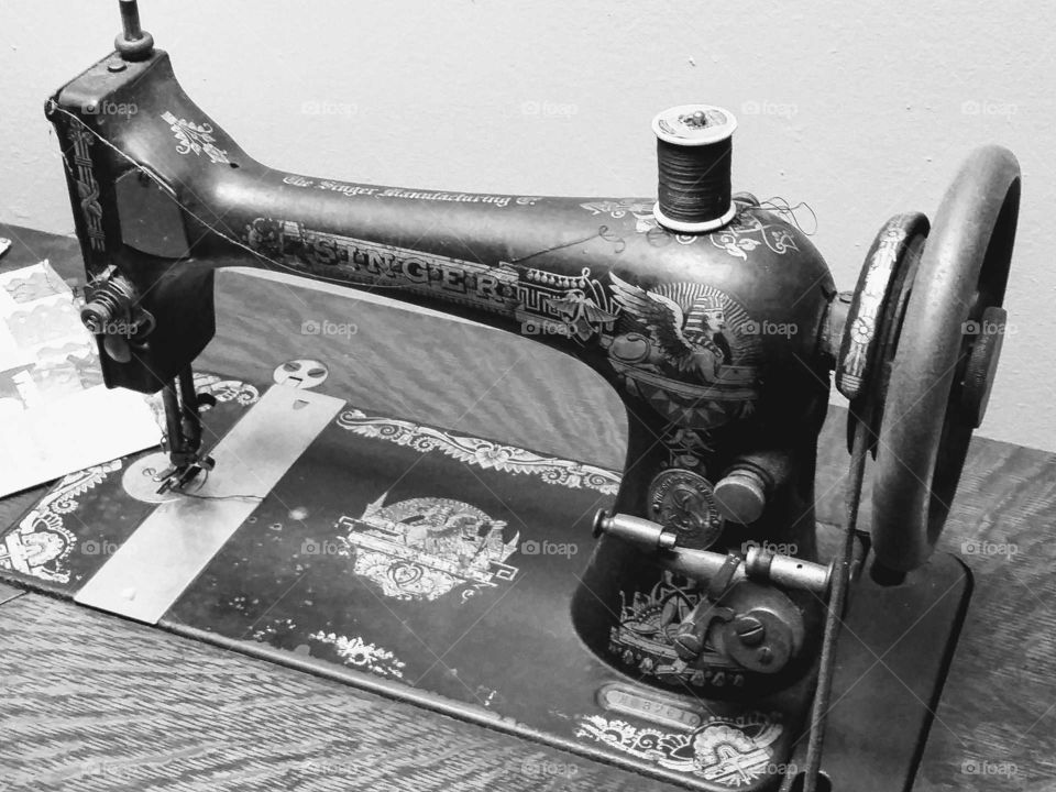 old fashion sewing machine