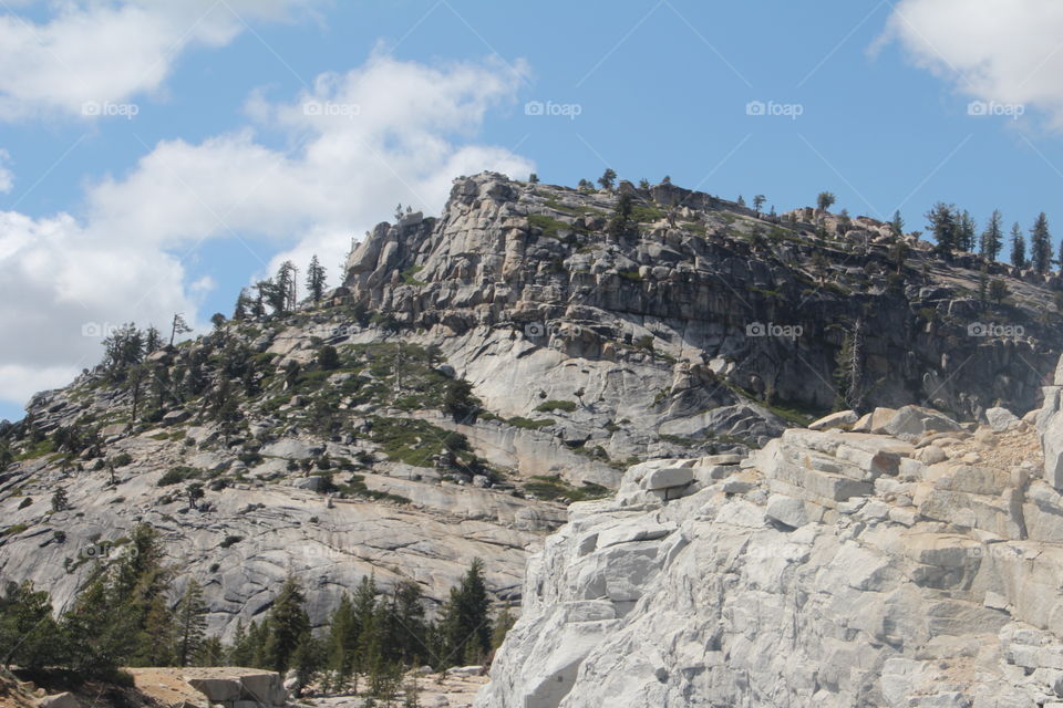 Olmsted Point, Yosemite National Park, scenic jointed granite slopes rising above