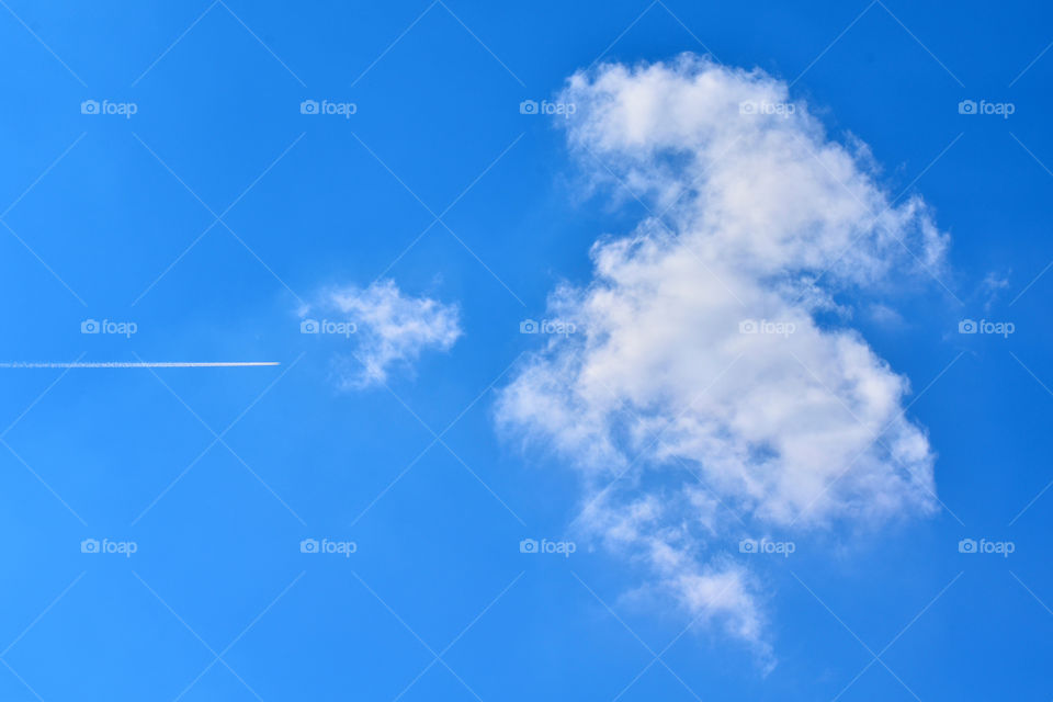 Beautiful cumulus white cloud with blue sky background.