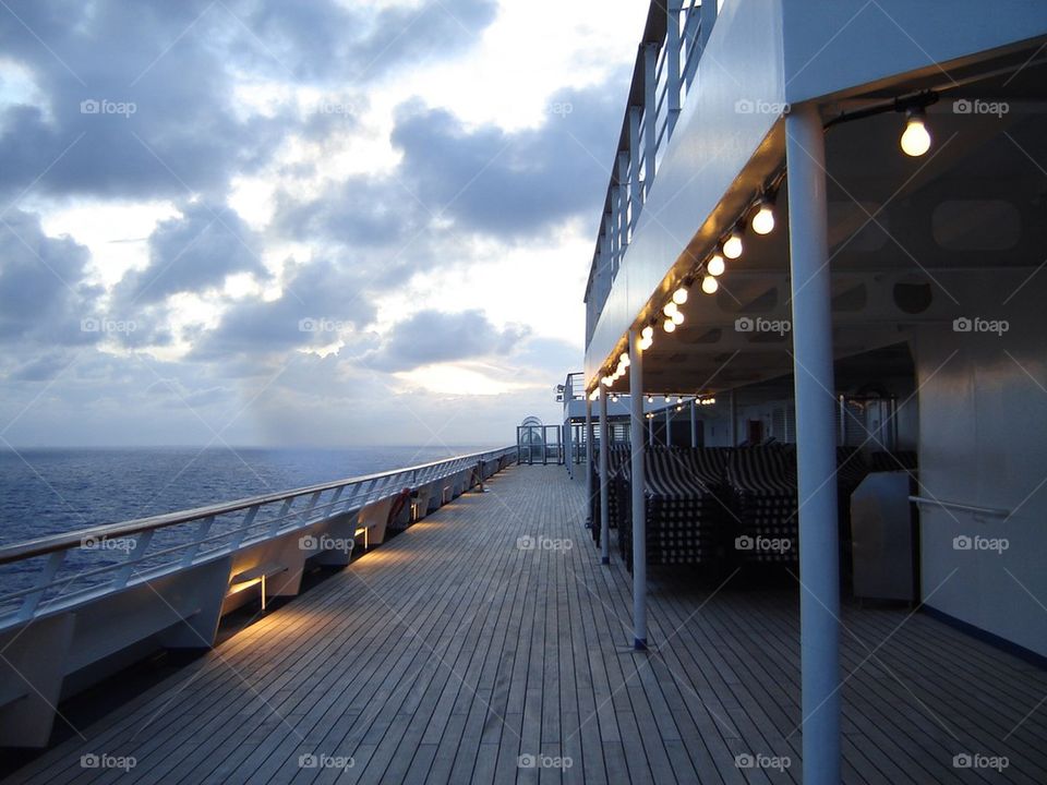 Cruise deck