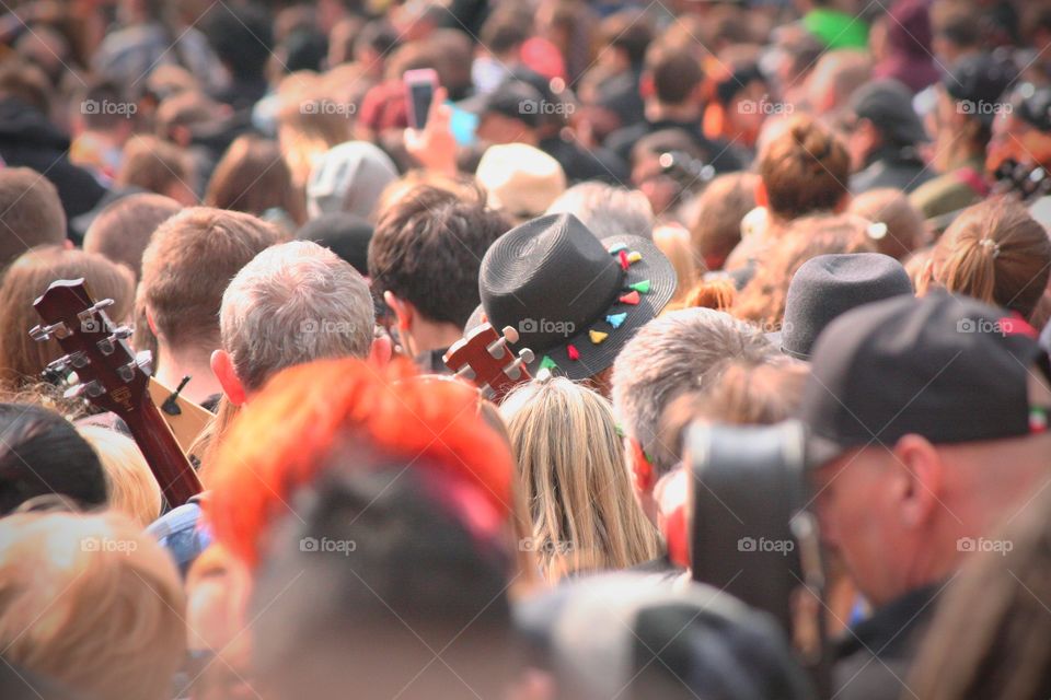 That hat makes it impossible for your friends to lose you in the crowd.
