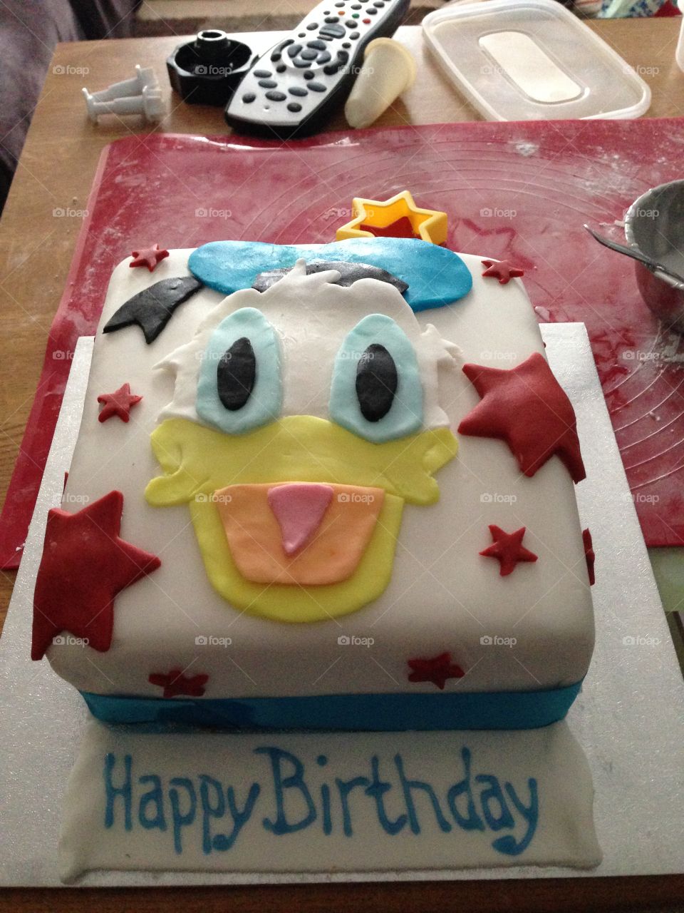 Donald Duck birthday cake
