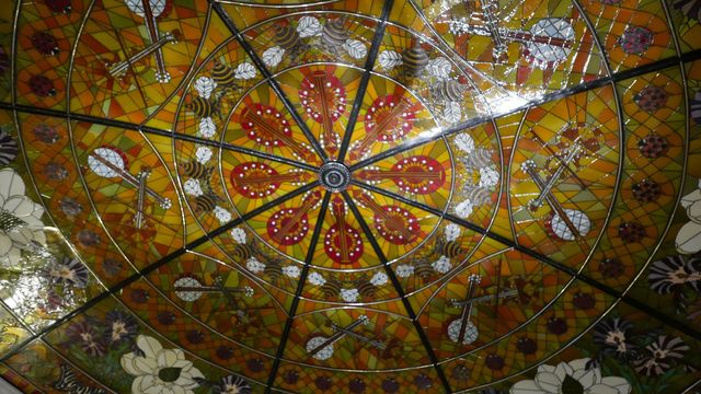 Banjo Ceiling. Look up and you'll see banjos