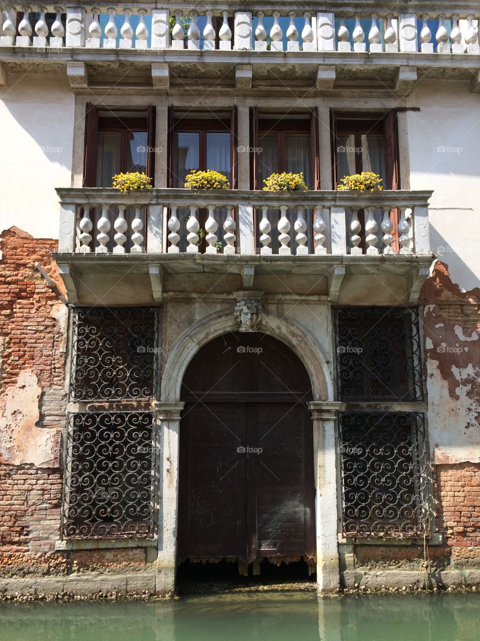 Venice house underwater foundations 