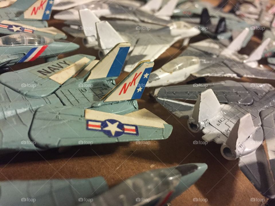 Toy airplanes 