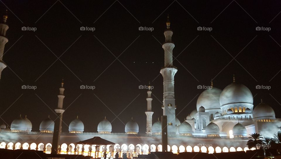 Grand Mosque  Islamic monument  Abu Dhabi architectural  masterpiece