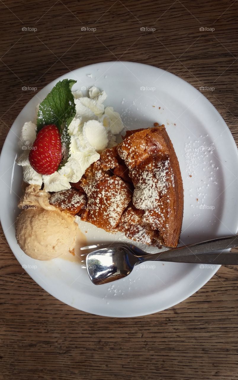 Cake with marshmallow