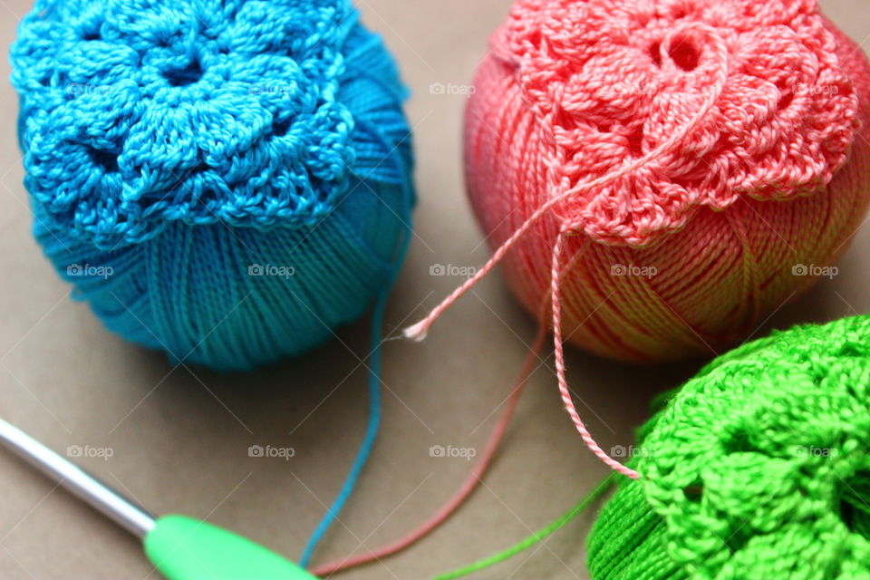knitting coloured parts