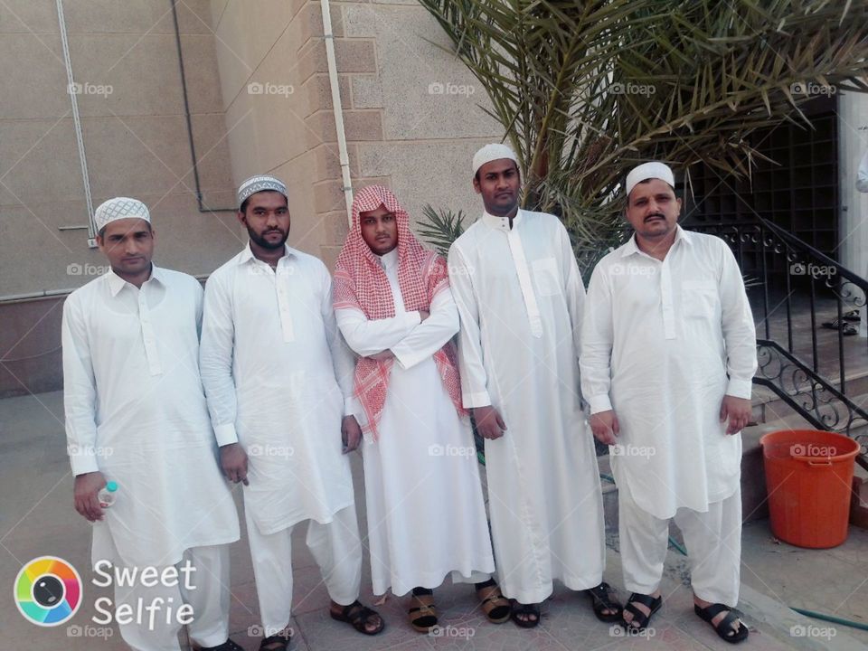 friends celebrating eid in saudi