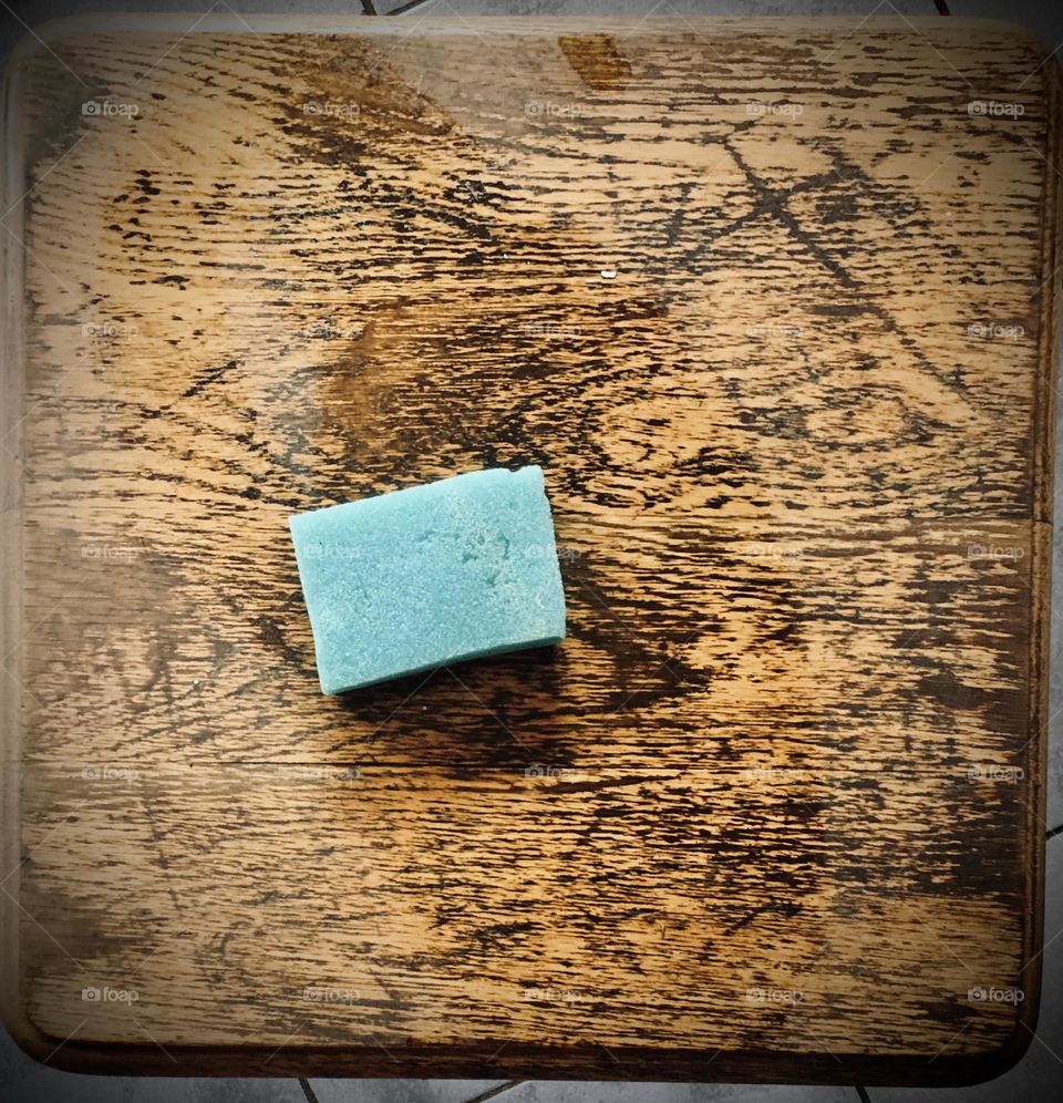 Cleaning time with a blue sponge