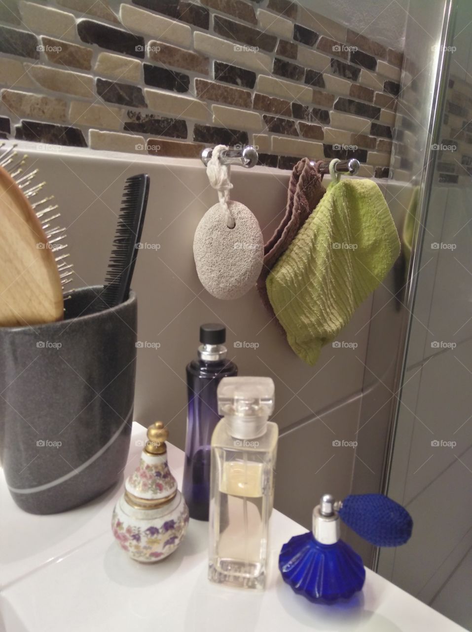 Badezimmer
Bathroom
Bad
Parfum