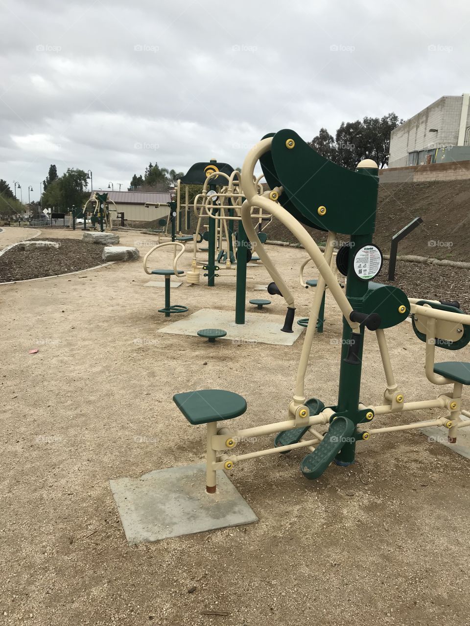 Outdoor gym equipment