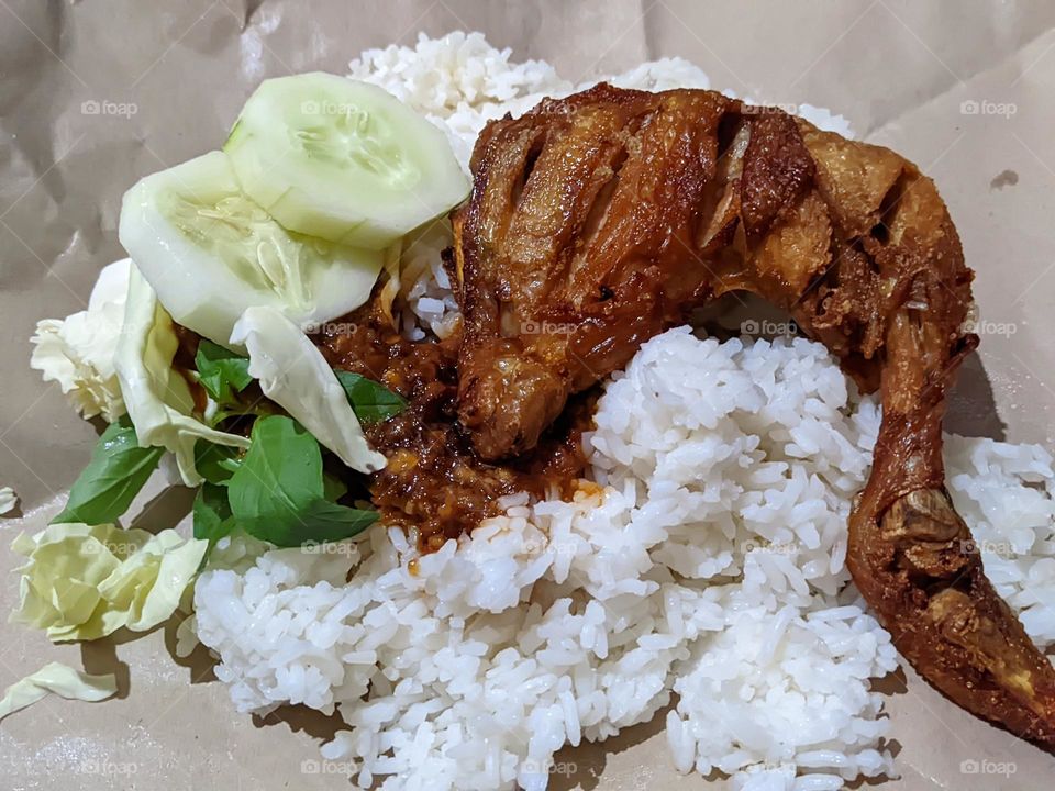 fried chicken and rice🍗🤤