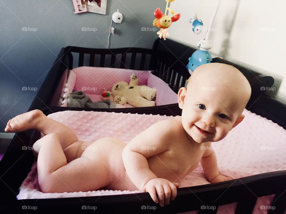 Who can resist a cute face and a bare naked baby bottom? No one can! Cuteness overload! 