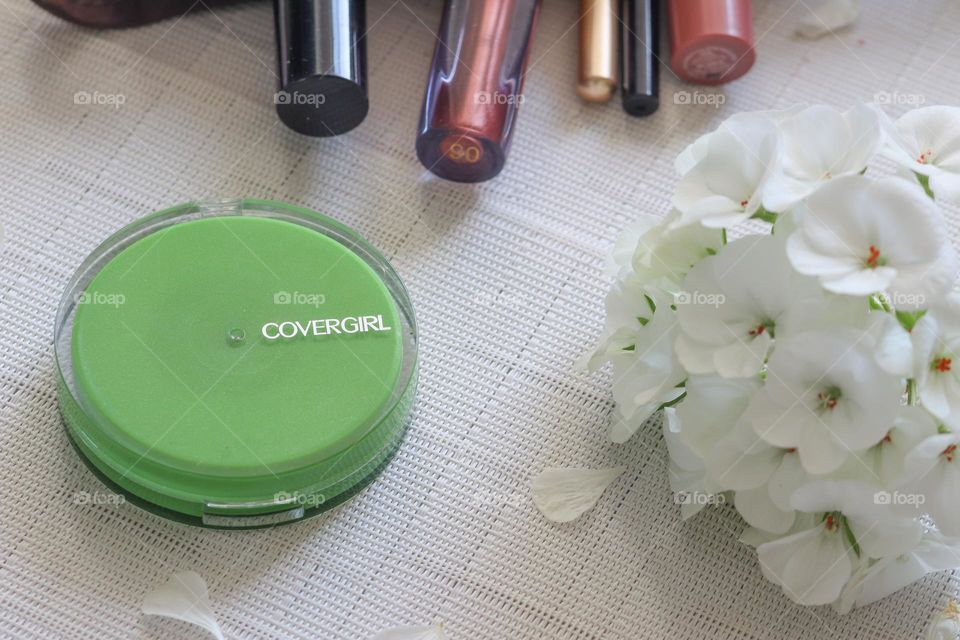 Beauty products: cover girl face powder