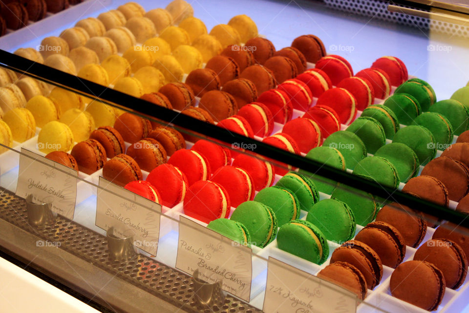 Colorful macaroons 