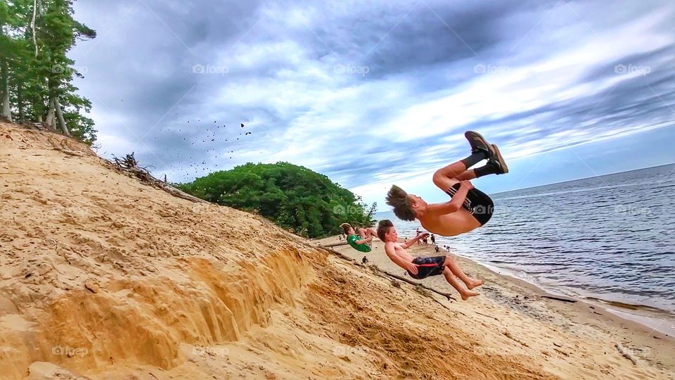 Simultaneous flips on sand dune