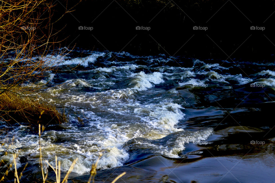 fast flowing River Don