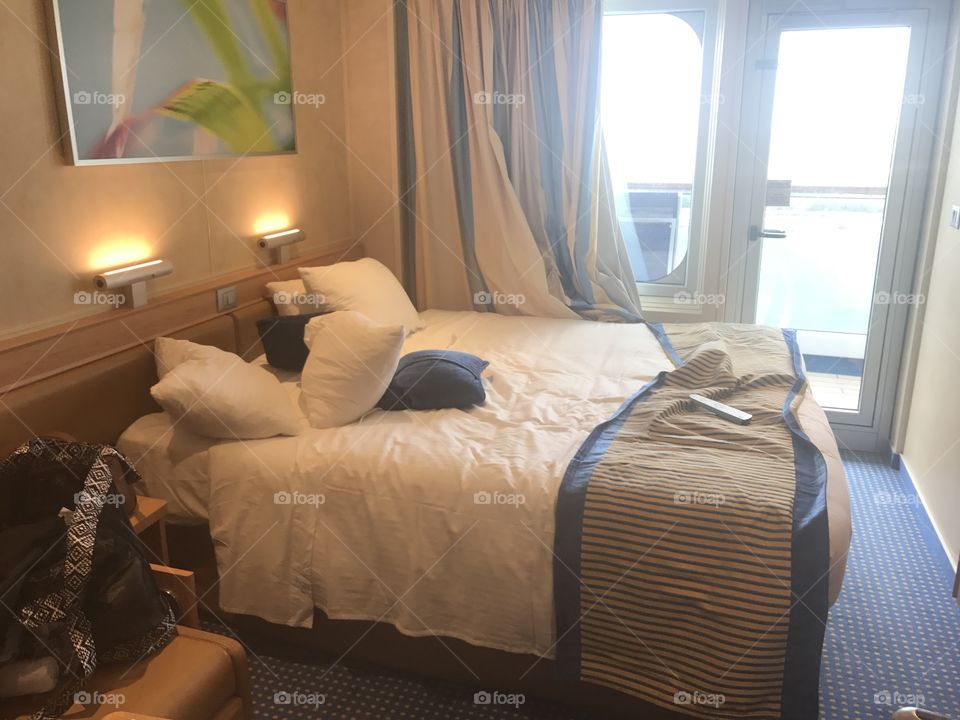 Victory Cruise suite