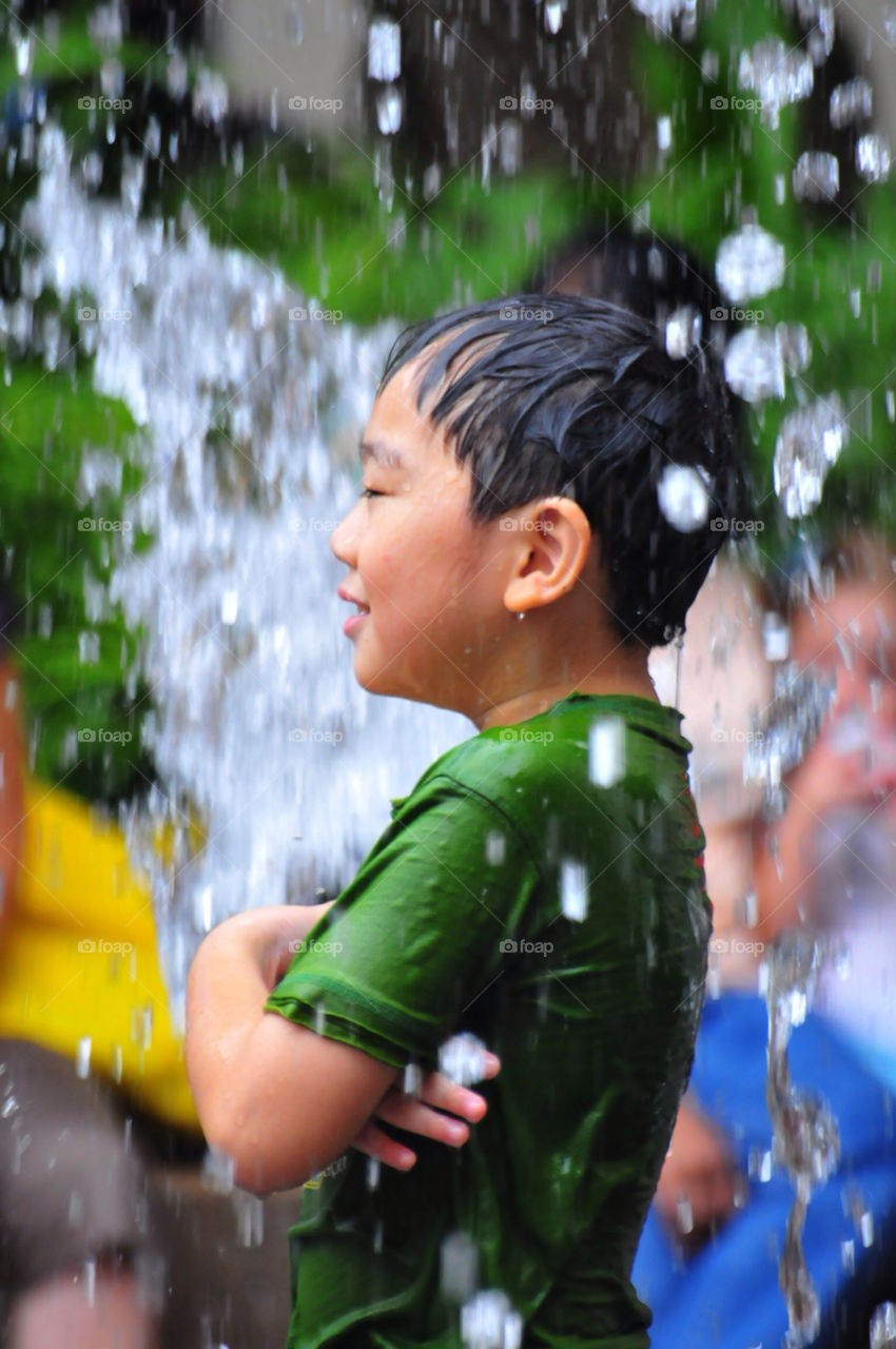 singapore water boy splash by i_remus