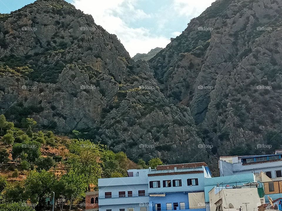 Population between the nature