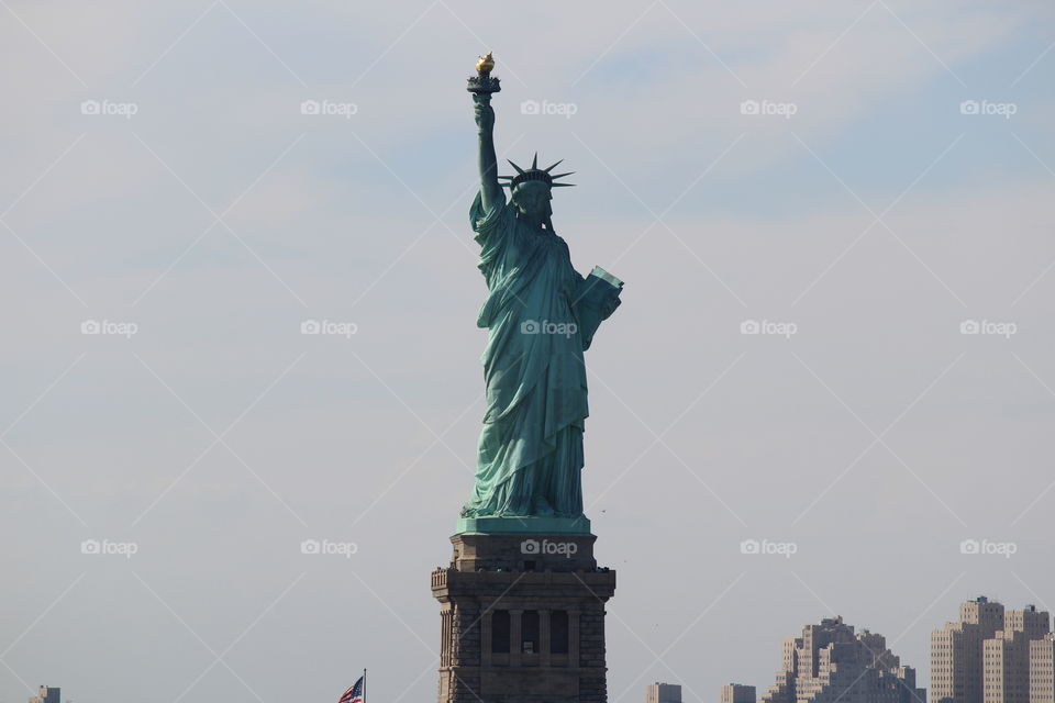 Picture of the great, beautiful Statue of Liberty in New York