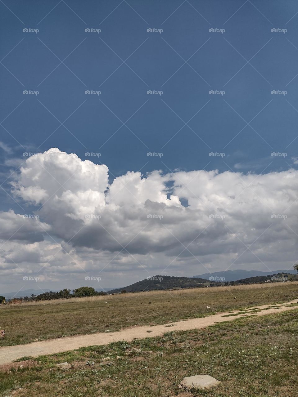 Nubes en un Cielo Azul