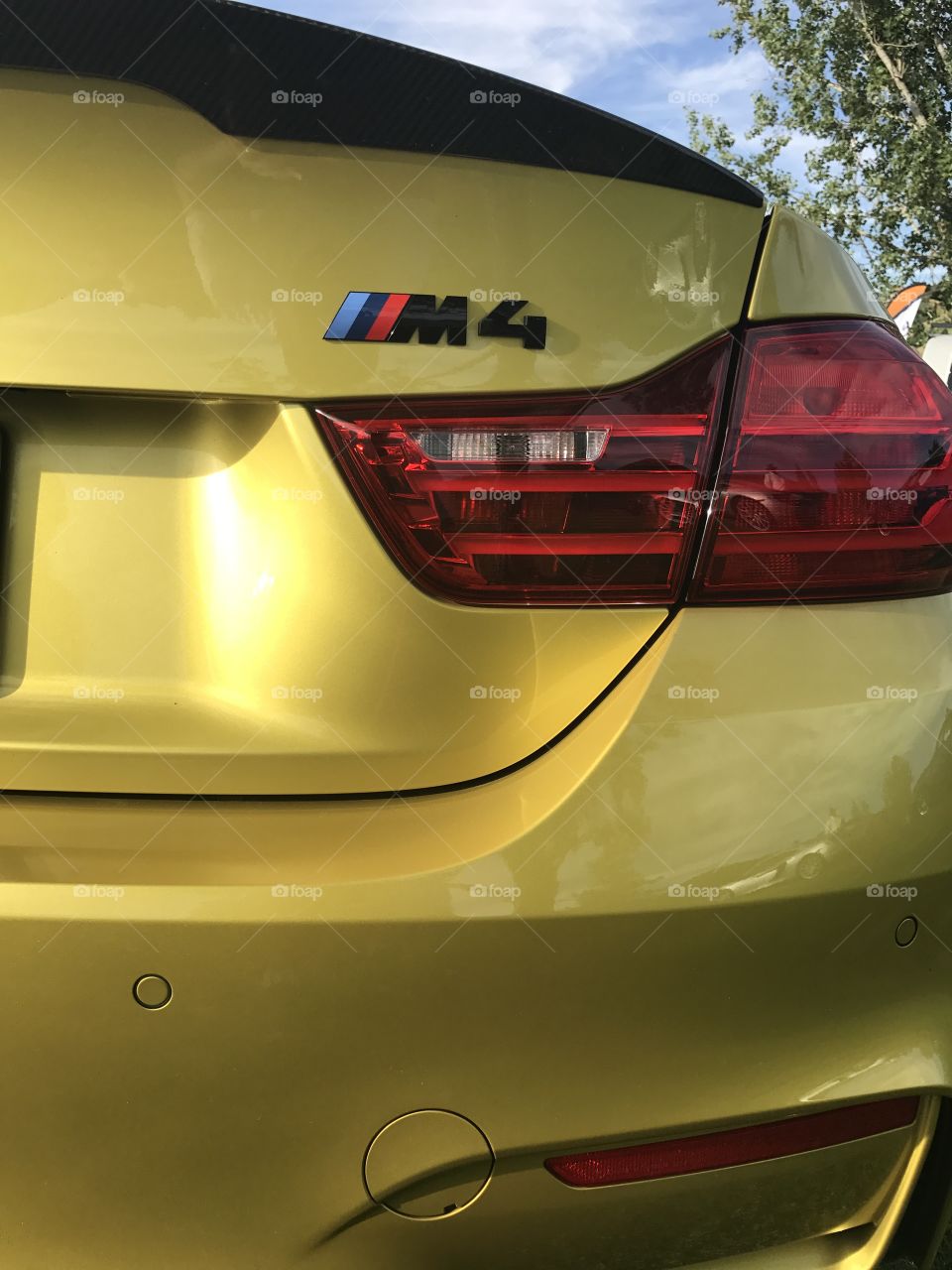 #goldenm4 #bmw #m4 #f83 #beast #bmwpower #TWinturbo #germanpower #perfection #Mseries #competition